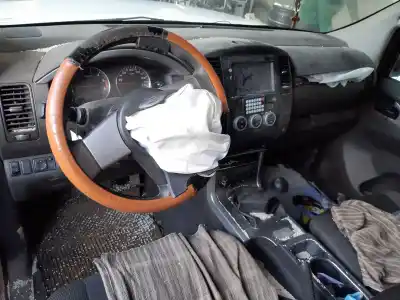 Veículo de Sucata nissan pathfinder (r51) 2.5 dci le do ano 2001 alimentado yd25