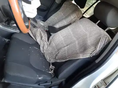 Veículo de Sucata nissan pathfinder (r51) 2.5 dci le do ano 2001 alimentado yd25