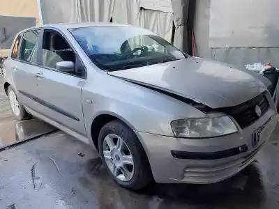 Veicolo di demolizione fiat stilo (192) 1.6 16v dell'anno 2001 alimentato 182b6000