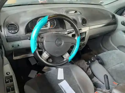 Veículo de Sucata daewoo lacetti sx do ano 2004 alimentado f16d3