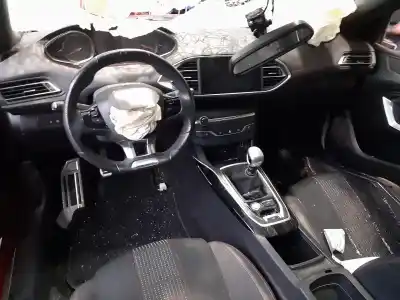 Veículo de Sucata peugeot 308 gt line do ano 2018 alimentado ah01