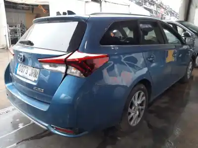 Vehicul casat toyota auris touring sports 1.8 16v al anului 2015 alimentat 2zr