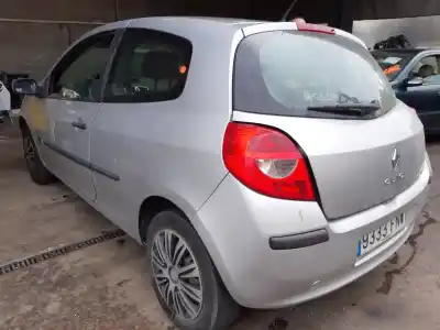 Vehicul casat renault clio iii 1.5 dci diesel al anului 2007 alimentat k9k768