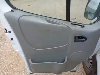 Scrapping Vehicle RENAULT TRAFIC COMBI (AB 4.01) Passenger Authentique Combi corto of the year 2006 powered F9Q760