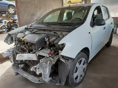 Sloopvoertuig dacia sandero ambiance van het jaar 2015 aangedreven d4f732