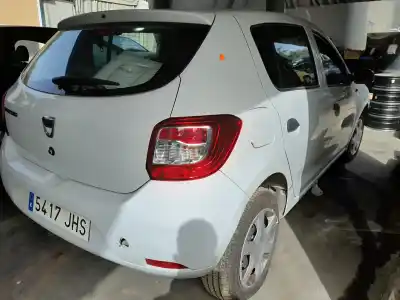 Sloopvoertuig dacia sandero ambiance van het jaar 2015 aangedreven d4f732