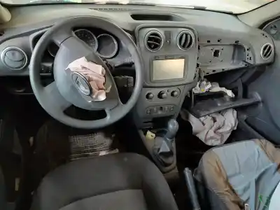 Sloopvoertuig dacia sandero ambiance van het jaar 2015 aangedreven d4f732