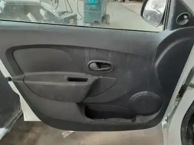 Sloopvoertuig dacia sandero ambiance van het jaar 2015 aangedreven d4f732