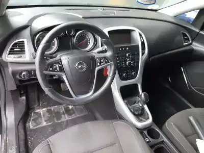 Scrapping Vehicle opel astra j (p10) 1.7 cdti (68) of the year 2010 powered a17dtr