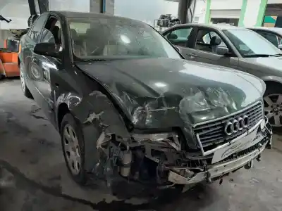 Veículo de Sucata audi a4 b6 (8e2) 1.9 tdi do ano 2001 alimentado avf