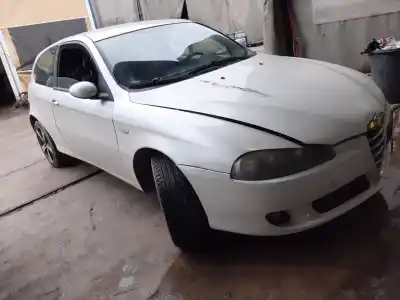 Véhicule à la ferraille alfa romeo 147 (190) 1.6 16v cat de l'année 2005 alimenté ar37203