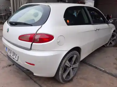 Véhicule à la ferraille alfa romeo 147 (190) 1.6 16v cat de l'année 2005 alimenté ar37203