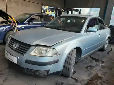 Vehicul casat VOLKSWAGEN PASSAT BERLINA 2.0 20V al anului 2002 alimentat ALT