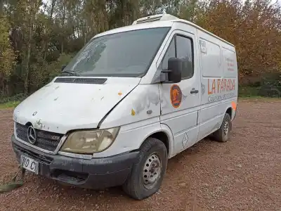 Verschrottungsfahrzeug MERCEDES                                           SPRINTER 02.00 -> CAJA CERRADA                                                                                                                                                                                                                             D611981                                                                                                                                                                                                                                                    des Jahres 2004 angetrieben D611981