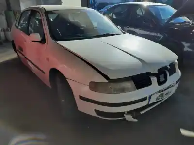 Veículo de Sucata seat leon (1m1) 1.6 do ano 2001 alimentado akl
