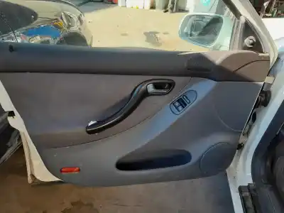 Veículo de Sucata seat leon (1m1) 1.6 do ano 2001 alimentado akl