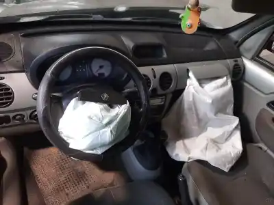 Здавання транспортного засобу renault   року 2005 потужний f9q790