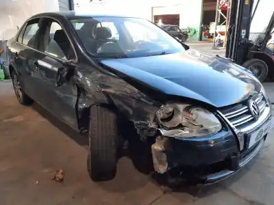 Scrapping Vehicle VOLKSWAGEN JETTA III (1K2) 1.9 TDI of the year 2001 powered BKC