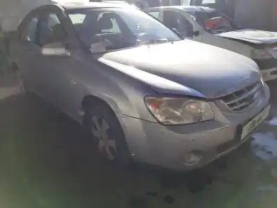 Sloopvoertuig kia cerato i fastback (ld) 1.6 van het jaar 2001 aangedreven g4ed