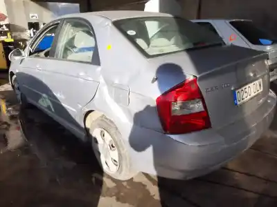 Sloopvoertuig kia cerato i fastback (ld) 1.6 van het jaar 2001 aangedreven g4ed