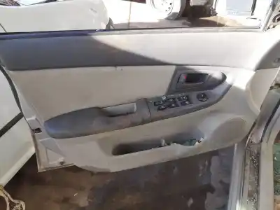 Sloopvoertuig kia cerato i fastback (ld) 1.6 van het jaar 2001 aangedreven g4ed