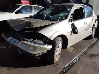 Veículo de Sucata renault megane iii berlina 5 p dynamique do ano 2007 alimentado k9k732