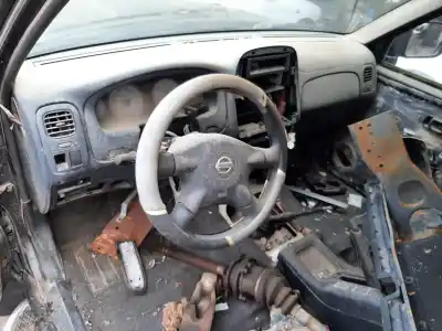 Scrapping Vehicle nissan pick-up (d22) td doble cabina rally raid 4x4 of the year 2001 powered yd25ddti