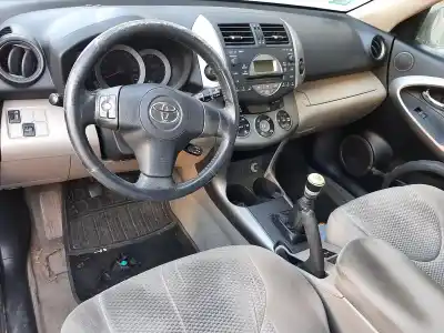 Veicolo di demolizione toyota rav 4 (a3) executive dell'anno 2006 alimentato 2adftv