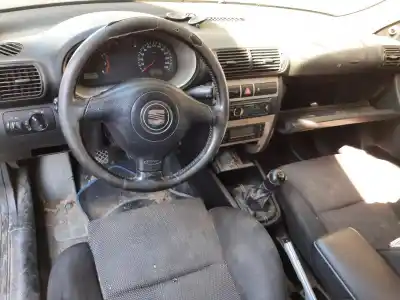 Здавання транспортного засобу seat leon (1m1) stella року 2004 потужний bcb