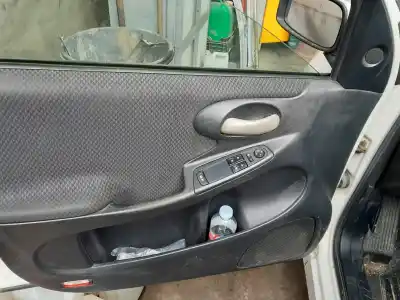 Veicolo di demolizione fiat stilo (192) 1.9 jtd cat dell'anno 2004 alimentato 192a1000