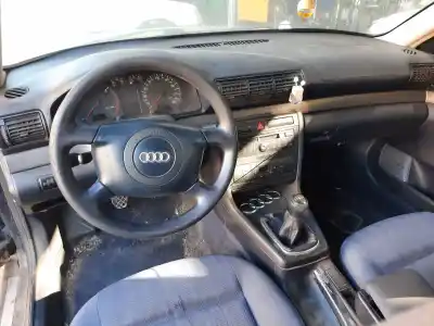 Veículo de Sucata audi a4 berlina (b5) 2.5 tdi do ano 2000 alimentado akn