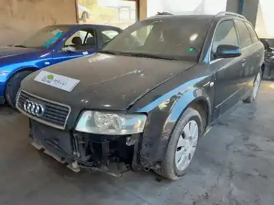 Vehículo de desguace AUDI A4 AVANT (8E) 1.9 TDI (96kW) del año 2002 con motor AWX