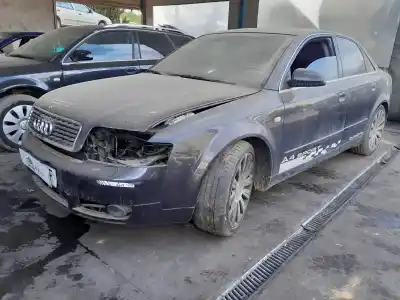 Veículo de Sucata audi a4 berlina (8e) 2.5 v6 24v tdi do ano 2001 alimentado ake