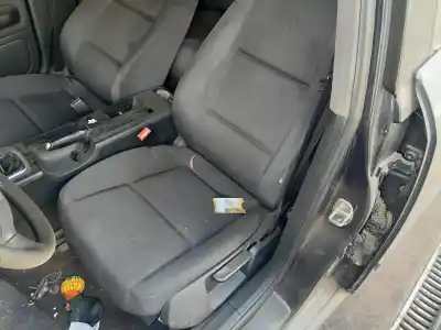 Veículo de Sucata audi a4 berlina (8e) 2.5 v6 24v tdi do ano 2001 alimentado ake