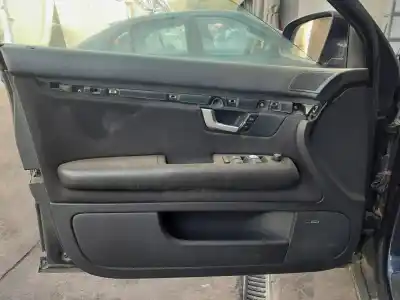 Veículo de Sucata audi a4 berlina (8e) 2.5 v6 24v tdi do ano 2001 alimentado ake