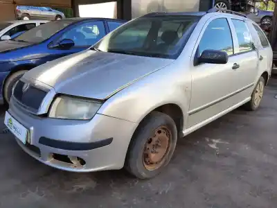 Veículo de Sucata skoda fabia familiar (6y5) comfort do ano 2005 alimentado asy