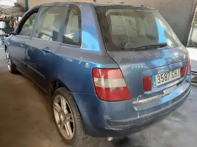 Veículo de Sucata fiat stilo (192) 1.6 16v do ano 2003 alimentado 182b6000