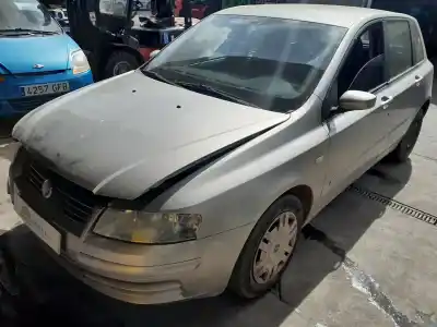 Veicolo di demolizione fiat stilo (192) 1.6 16v dell'anno 2002 alimentato 182b6000