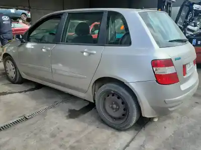Veicolo di demolizione fiat stilo (192) 1.6 16v dell'anno 2002 alimentato 182b6000