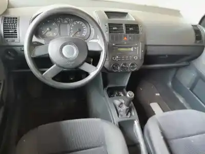 Véhicule à la ferraille volkswagen polo (9n3) advance de l'année 2001 alimenté bnm