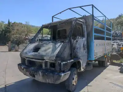 Véhicule à la ferraille RENAULT B 120-35/55/65 MESSENGER E2 FPR (Modelo B 120-35) 90 KW E2 Cabina individual 122 CV / 90 KW de l'année 2001 alimenté 8140432585