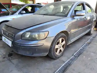 Vehicul casat VOLVO S40 BERLINA 1.6 Diesel CAT al anului 2006 alimentat D4164T