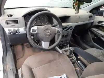 Veículo de Sucata opel astra gtc enjoy do ano 2009 alimentado a17dtj