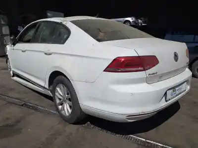 Véhicule à la ferraille volkswagen                                         passat berlina (3g2)                                                                                                                                                                                                                                       dcx                                                                                                                                                                                                                                                        de l'année 2015 alimenté dcx