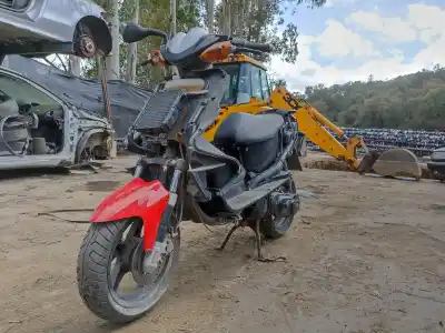 Véhicule à la ferraille YAMAHA AEROX 50 Aerox R de l'année 2001 alimenté 