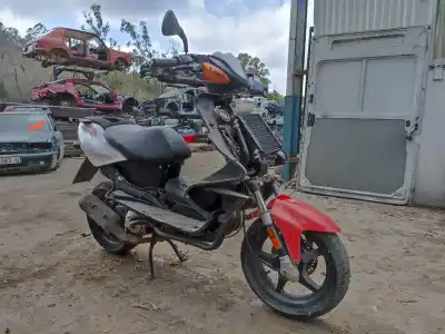 Veículo de Sucata yamaha aerox 50 aerox r do ano 2001 alimentado 