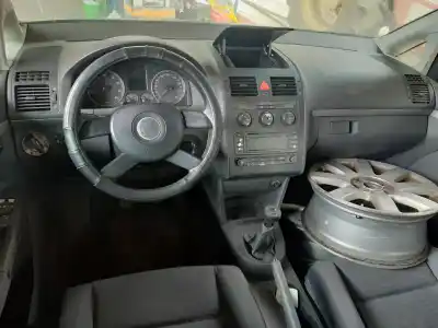 Scrapping Vehicle volkswagen touran van (1t1, 1t2) fsi of the year 2004 powered bag