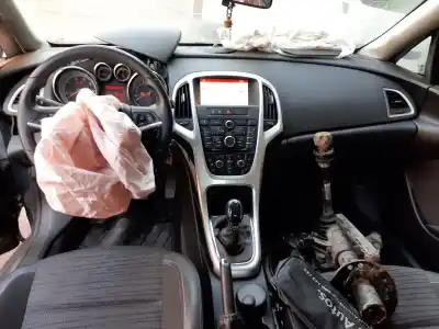 Veículo de Sucata opel astra j lim. selective do ano 2015 alimentado b16dtl