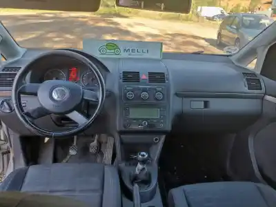 Veículo de Sucata volkswagen touran van (1t1, 1t2) 1.9 tdi do ano 2006 alimentado bkc