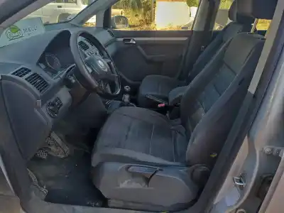 Veículo de Sucata volkswagen touran van (1t1, 1t2) 1.9 tdi do ano 2006 alimentado bkc